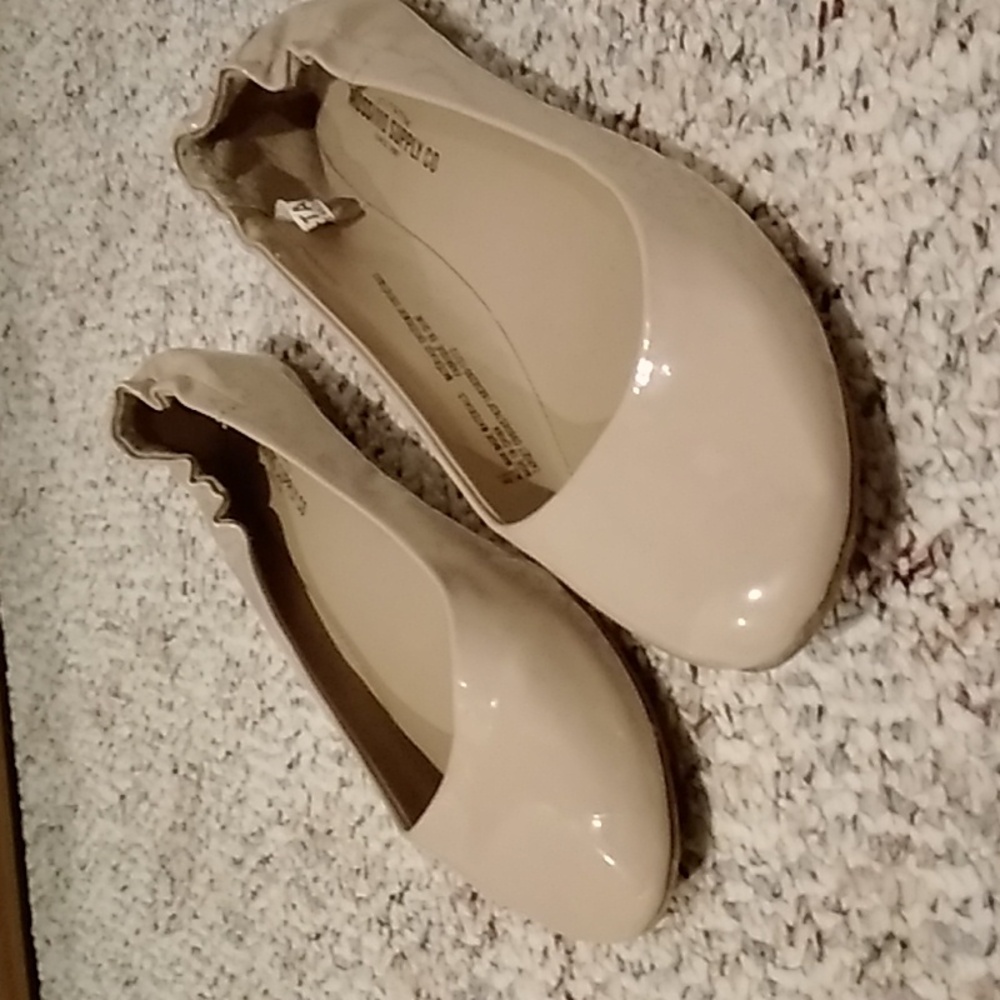 Mossimo Supply Co. Women's Patent Beige Flats